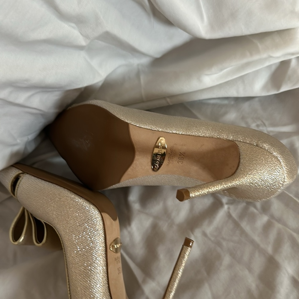 Shoes - Picture 8 of 8